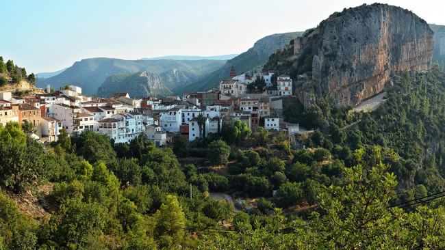 Обои картинки фото города, - панорамы, горы, долина, город