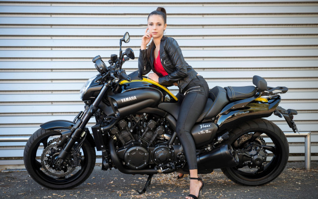 Обои картинки фото мотоциклы, мото с девушкой, девушки