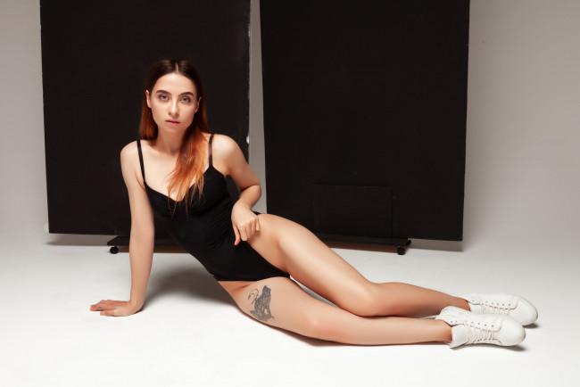 Обои картинки фото девушка, девушки, -unsort , брюнетки, темноволосые, модель