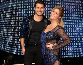 Картинка разное знаменитости парень улыбки sasha pieterse