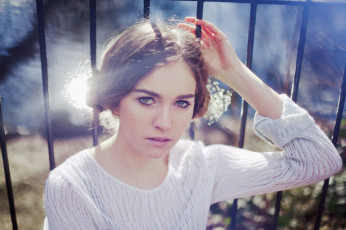 Картинка девушки -unsort+ лица +портреты ограда блузка лицо шатенка