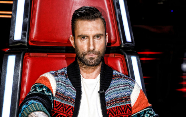 Обои картинки фото adam levine, музыка, maroon 5, maroon, 5, гитарист, вокалист, мужчина, фотосессия, портрет, американский, певец, адам, ноа, левин