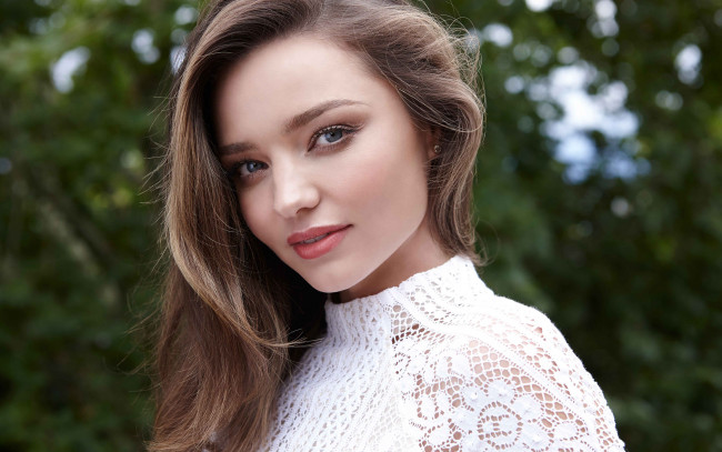 Обои картинки фото miranda kerr, девушки, miranda, kerr, девушка, шатенка, модель, актриса, поза, взгляд, макияж, красотка