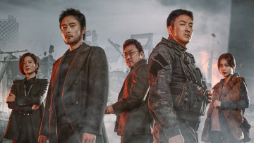 Картинка baekdusan+ 2019 кино+фильмы baekdusan пеплопад южная корея боевик комедия new cinema lee byung-hun ma dong-seok jeon hye-jin