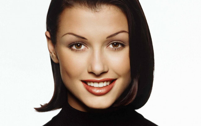Обои картинки фото девушки, bridget moynahan, брюнетка, лицо, улыбка