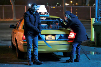 Картинка кино+фильмы the+strain мужчина женщина оружие камера машина