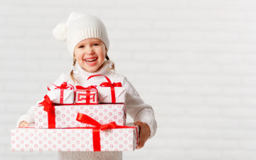 Картинка разное дети девочка шапка свитер подарки