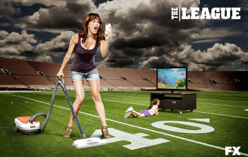 Картинка кино+фильмы the+league+ сериал женщина пылесос поле ребенок телевизор