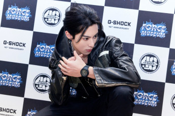 Картинка wang+hedi+ dylan+wang мужчины актер куртка часы