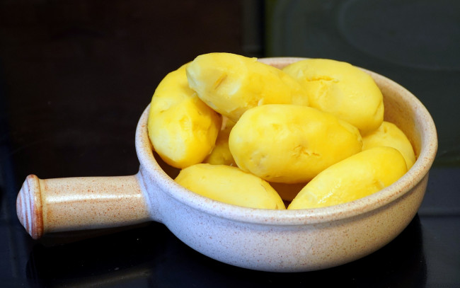 Обои картинки фото еда, картофель, отварной, клубни