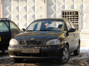 Картинка автомобили выставки уличные фото