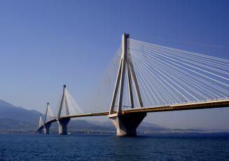 Картинка города мосты вода тросы