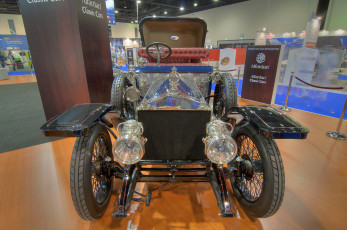 Картинка автомобили выставки уличные фото автомобиль