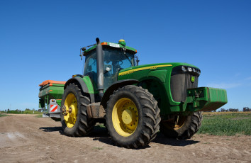 Картинка john+deere техника тракторы колесный трактор