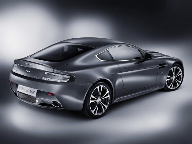 Обои картинки фото автомобили, aston martin, vantage, v12, aston, martin