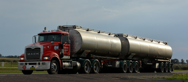 Обои картинки фото mack, автомобили, седельный, тягач, грузовик, тяжелый