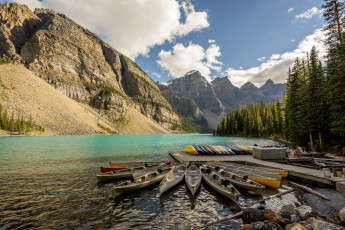 Картинка корабли лодки +шлюпки горы лес река