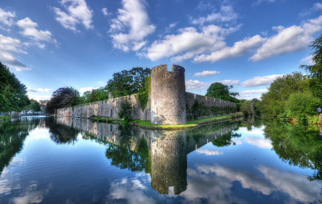 Обои картинки фото bishop`s palace,  wells,  somerset, города, - дворцы,  замки,  крепости, ров, вода, крепость