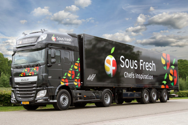 Обои картинки фото автомобили, daf , выставка, улица, space, super, ft, xf, 440, daf, cab