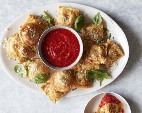 Картинка еда пельмени +манты +вареники равиоли базилик соус итальянская кухня