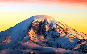 Картинка природа горы туман вершина гора