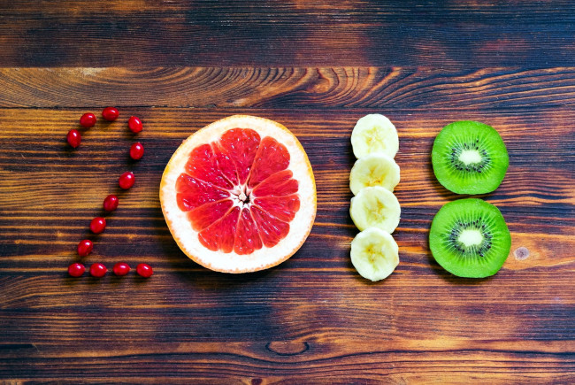 Обои картинки фото еда, фрукты,  ягоды, банан, киви, клюква