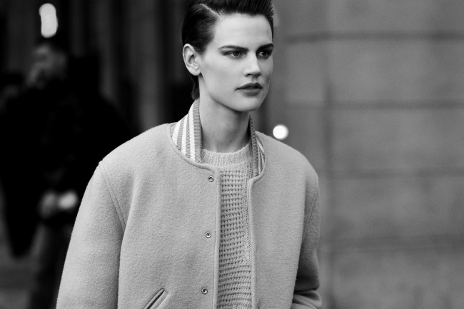 Обои картинки фото девушки, saskia de brauw, свитер, пальто, модель