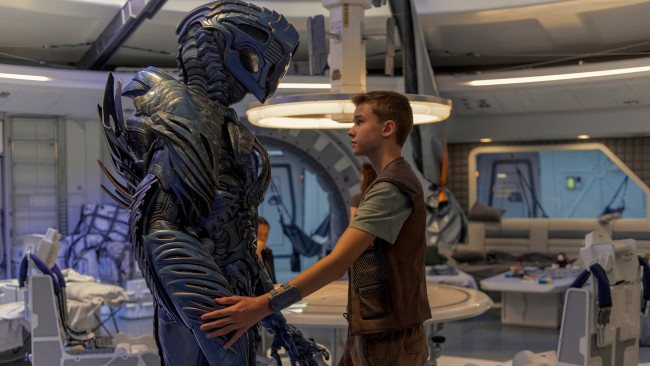 Обои картинки фото lost in space , сериал 2018 – 2021, кино фильмы, сериал, затерянные, в, космосе, фантастика, драма, детектив, maxwell, jenkins, will, robinson