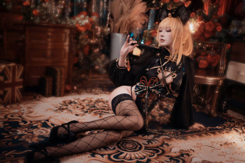 обоя девушка - girl, девушки, - азиатки, девушка, женщина, блондинка, светловолосая, сексуальная, модель, звезда, позирует, разная, обувь, верхняя, стильная, одежда, нижнее, эротическое, бельё, трусы, лифчик, колготки, чулки, аксессуары, макияж, и, множество, элементов, на, фотографии