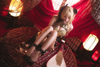 Картинка vanilla+meow+lulu девушки девушка женщина блондинка светловолосая сексуальная модель звезда позирует разная обувь верхняя стильная одежда нижнее эротическое бельё трусы лифчик колготки чулки аксессуары макияж и множество элементов на фотографии