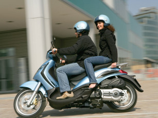 Картинка мотоциклы piaggio