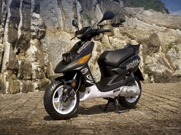 Обои картинки фото мотоциклы, мотороллеры