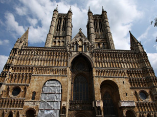 Картинка города католические соборы костелы аббатства