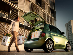 Картинка uc concept 2010 автомобили авто девушками