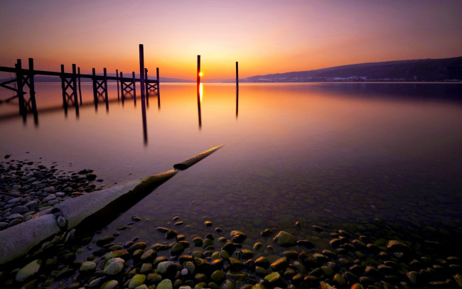 Обои картинки фото природа, восходы, закаты, океан, галька, закат, помост