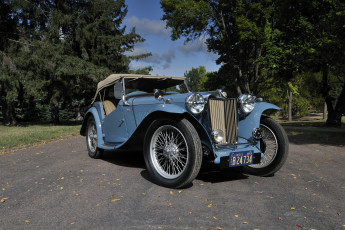 Картинка автомобили классика mg