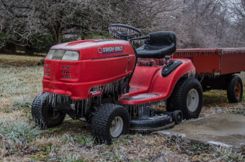 Картинка техника газонокосилки минитрактор