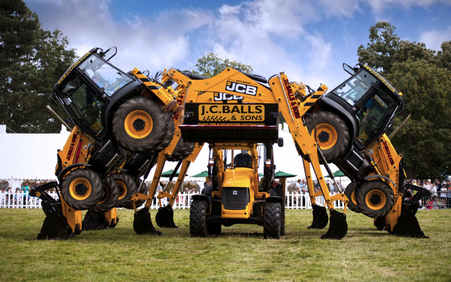 Обои картинки фото техника, тракторы, газон