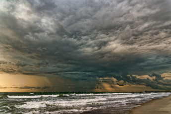 Картинка природа моря океаны море солнце небо восход облака вода