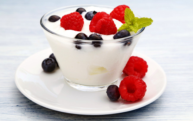 Обои картинки фото еда, мороженое,  десерты, sweet, ягоды, десерт, yogurt, berries, dessert, fresh, малина, мята, черника, йогурт