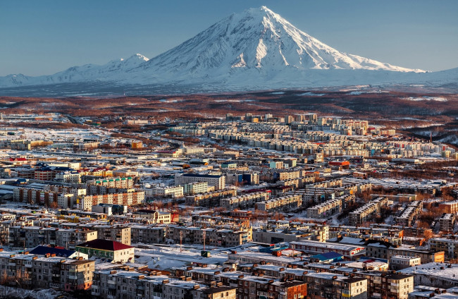 Обои картинки фото города, - панорамы, россия, дома, в, городе, петропавловск-камчатский