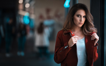 Картинка девушки -unsort+ брюнетки темноволосые шатенка куртка