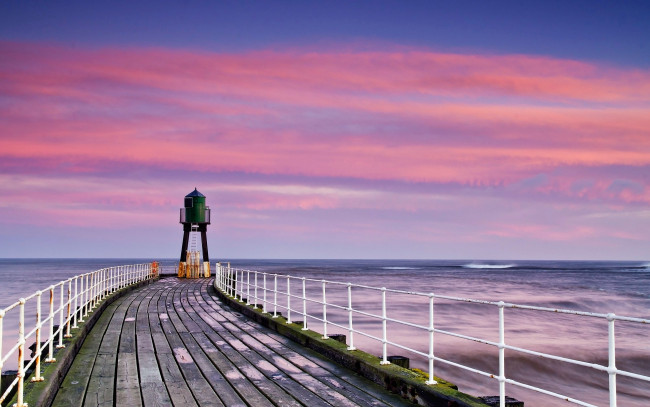Обои картинки фото природа, маяки, небо, закат, море, маяк, причал