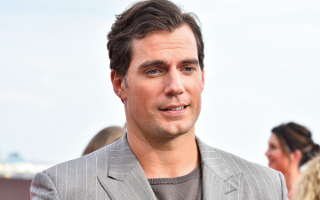 Картинка мужчины henry+cavill взгляд