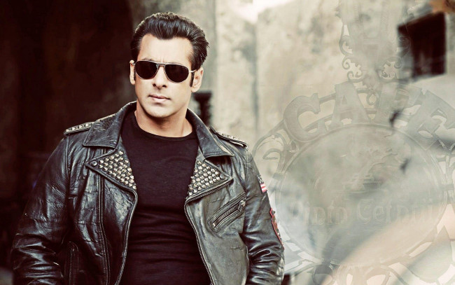 Обои картинки фото мужчины, salman khan, куртка, очки