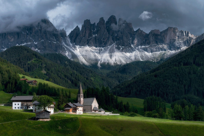 Обои картинки фото santa maddalena, dolomites, italy, города, - панорамы, santa, maddalena