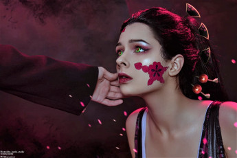 Картинка девушки kurumirori образ лицо рука