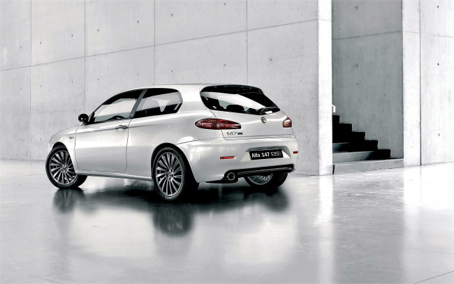 Обои картинки фото автомобили, alfa romeo, белый, ступени