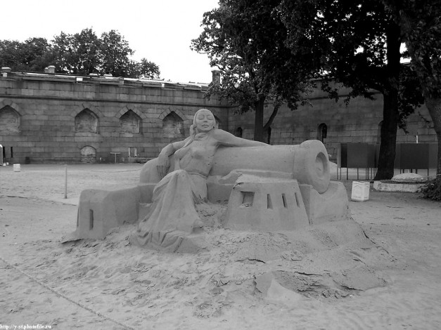 Обои картинки фото питер, фигуры, из, песка, города, санкт, петербург, петергоф, россия