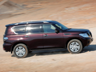 Картинка nissan patrol y62 автомобили datsun внедорожник пурпурный в движении